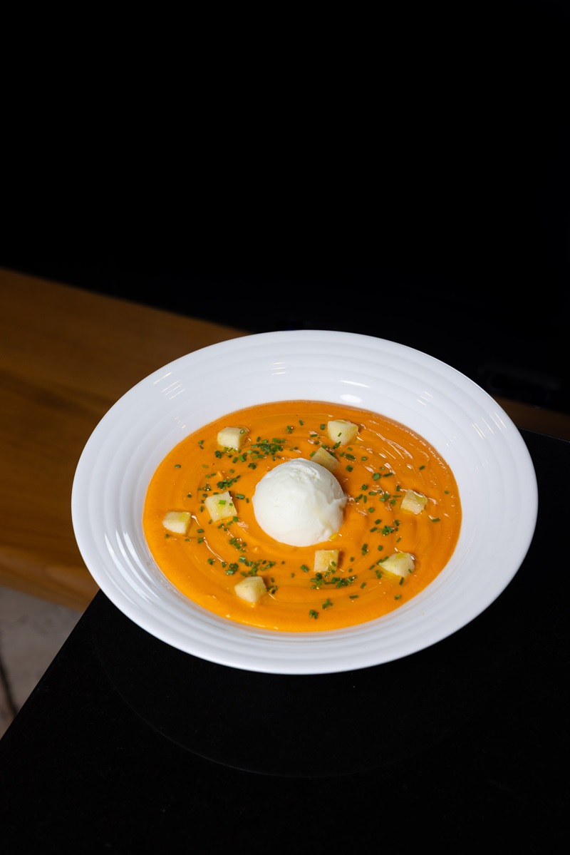 Salmorejo with cheese ice cream