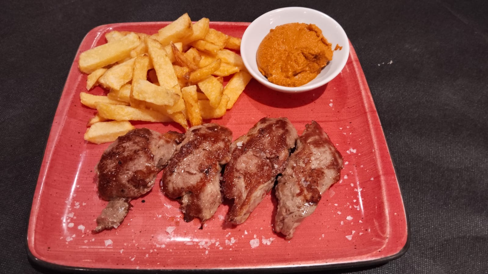 Iberian sirloin with mojo picón (200gr.)