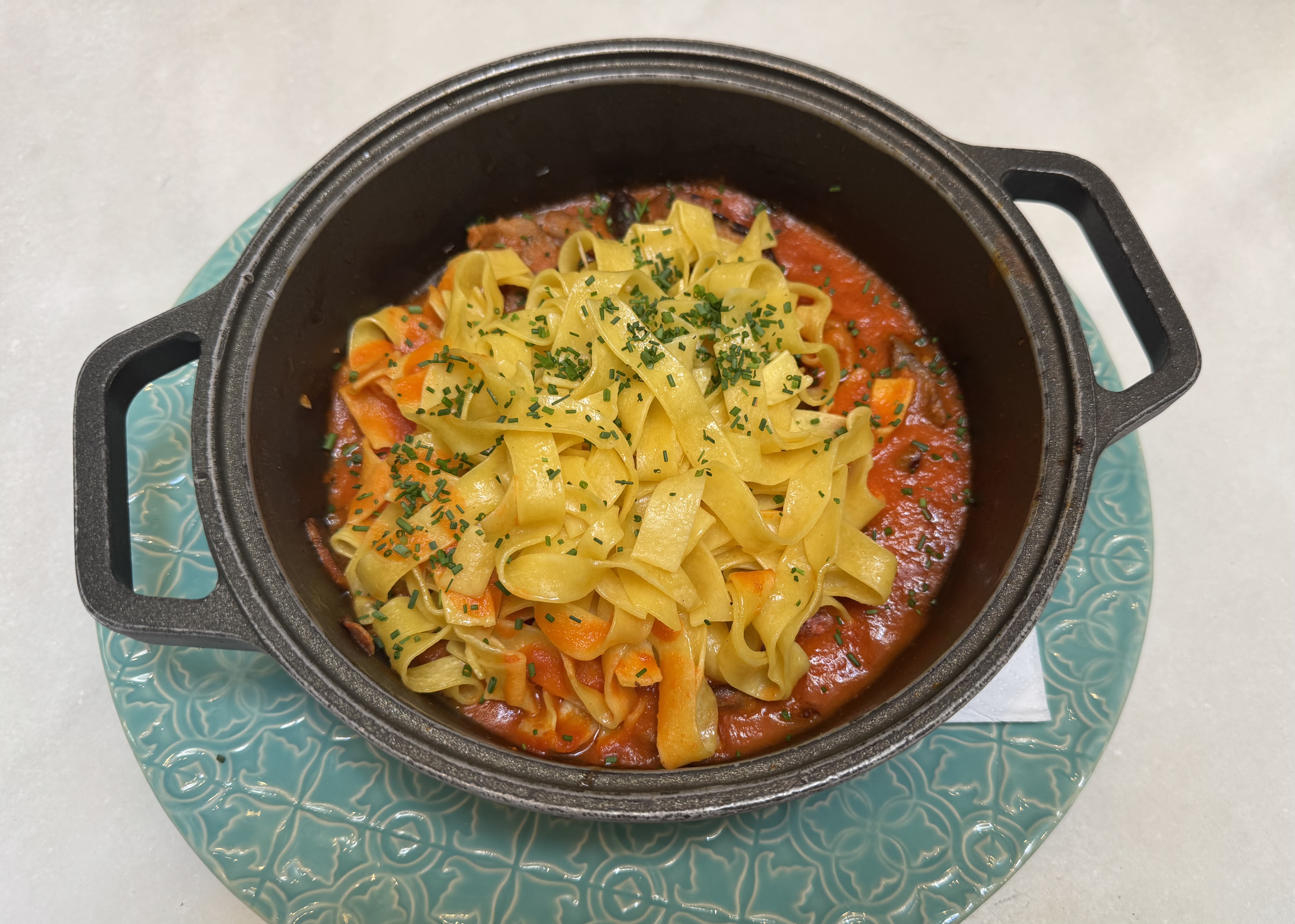 Tallarines con setas y presa