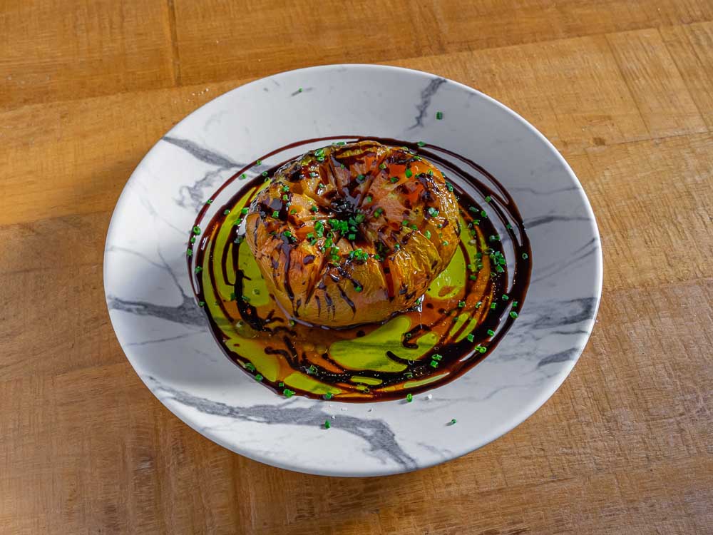 Tomate asado a la brasa