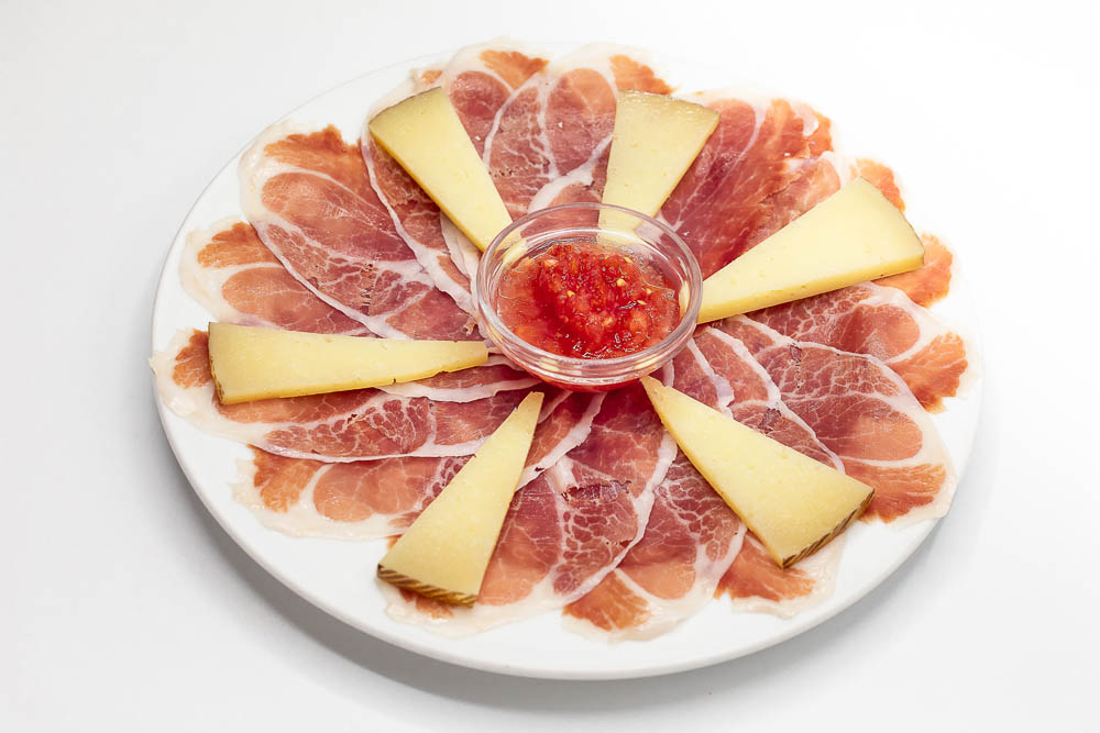Tabla de jamón Ibérico de Salamanca y queso curado de oveja