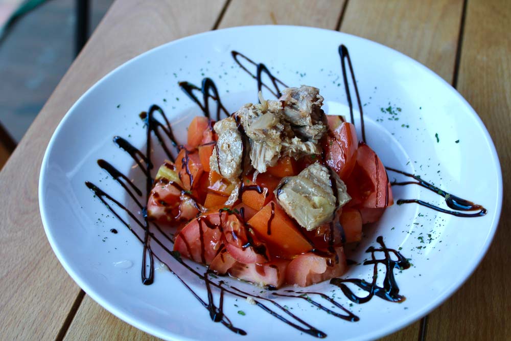 Tomato with pickled tuna with mild sherry wine