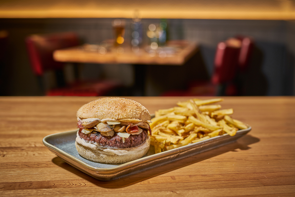 TRUFFLE ANGUS BURGER 