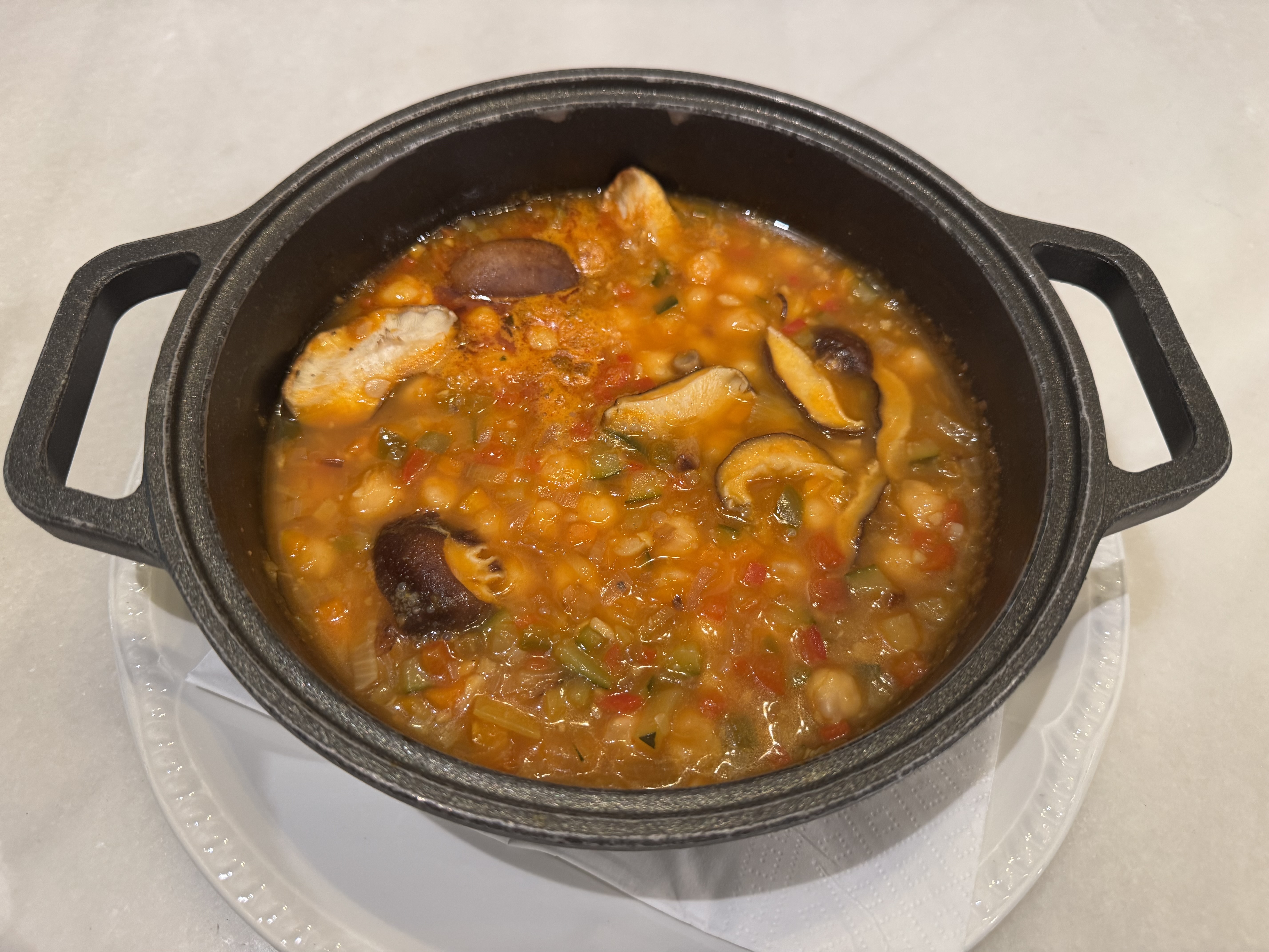 Potaje de garbanzos con setas