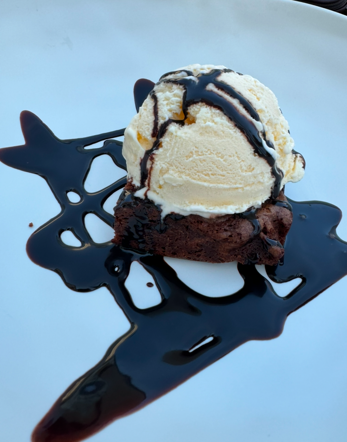 Brownie de chocolate con helado de vainilla