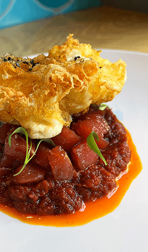 Thunfisch mit Tomaten (rohe oder gedünstete Version)