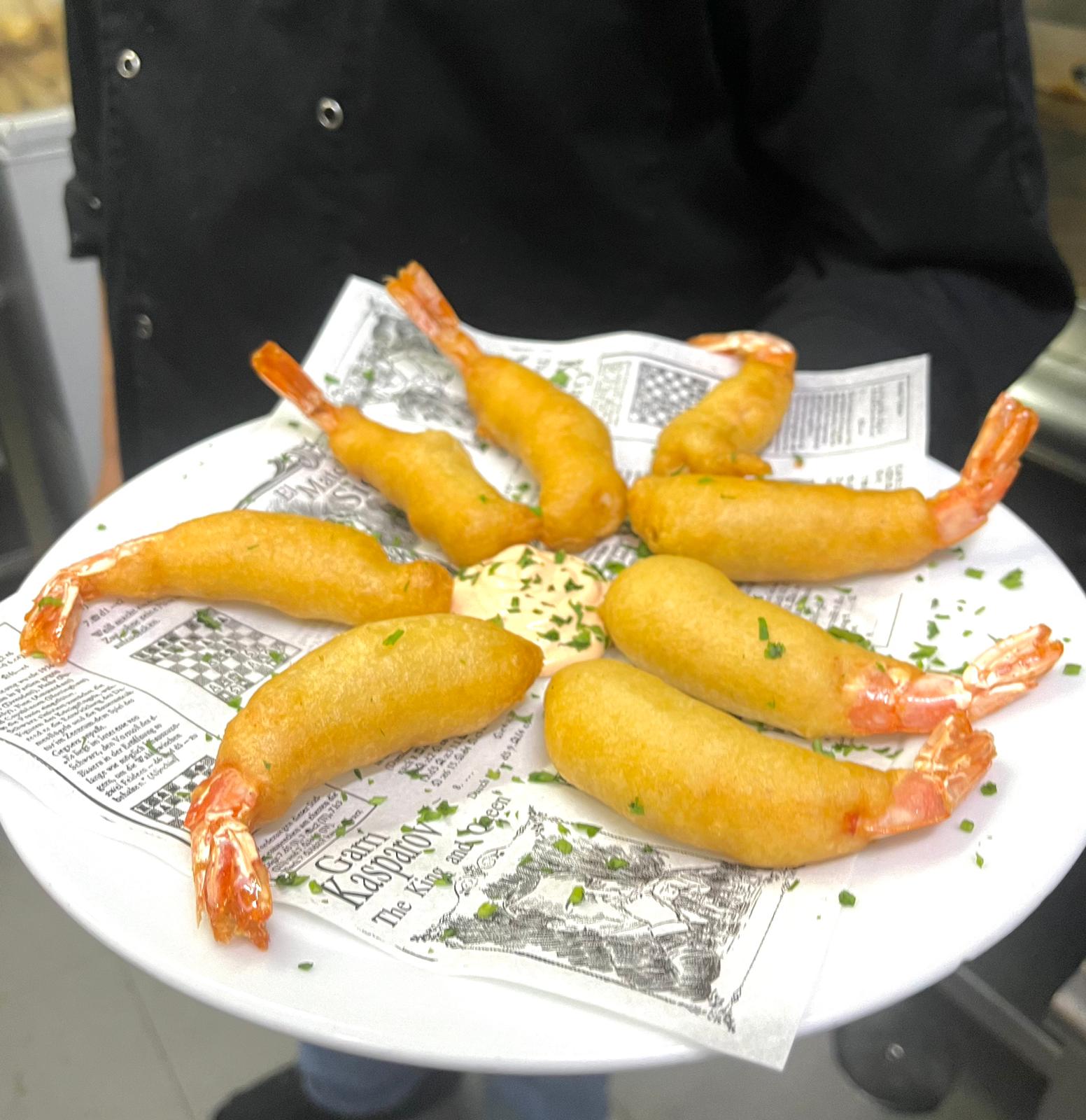 Gabardine shrimp tails with siracha sauce