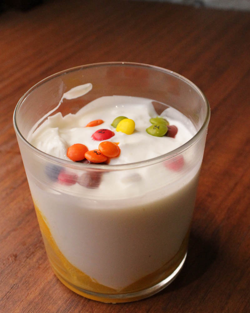 Sorvete de manga com espuma de iogurte