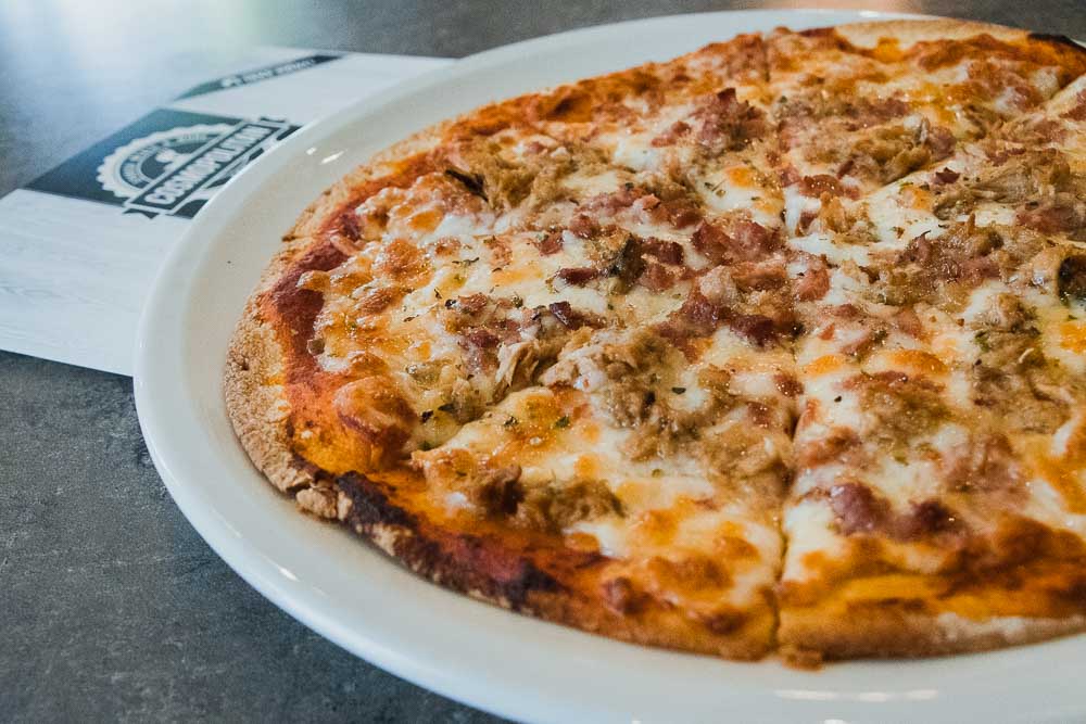 베이컨과 참치 피자