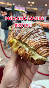 Croissant con crema de pistacho o nutella