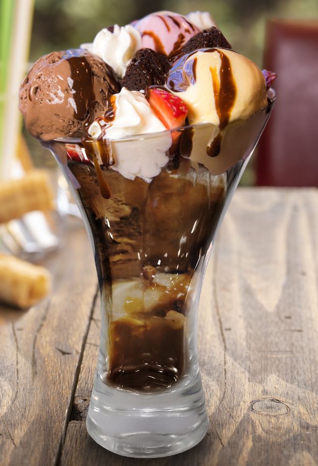 Crispy Brownie bites sundae