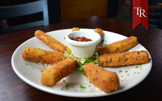 Lunch Mozzarella Sticks (3)