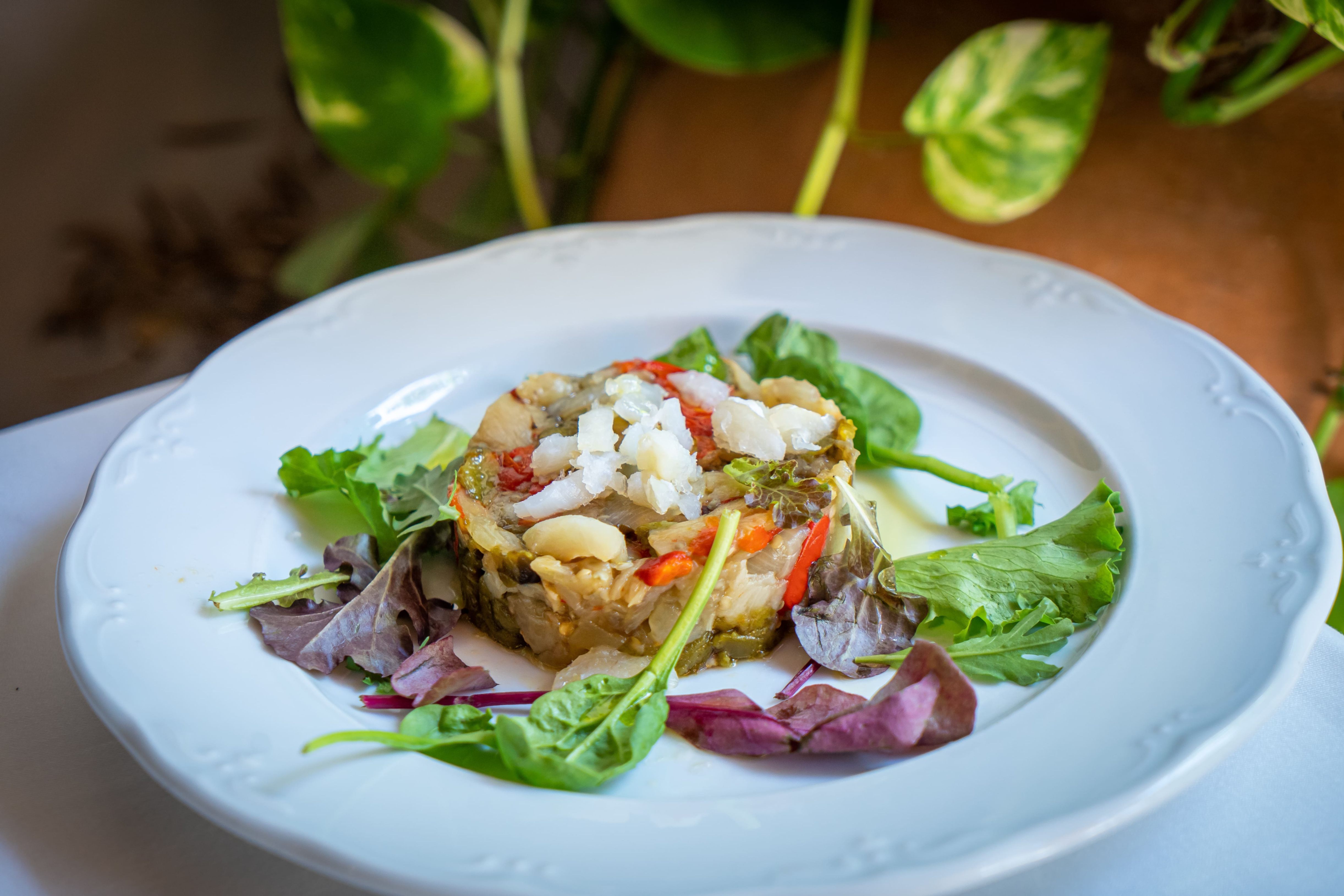 "Espencat" con bacalao en salazón y aceite de oliva virgen extra