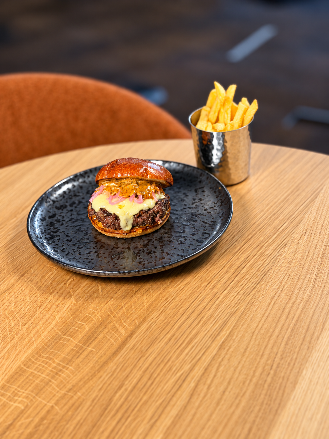 Hamburger Angus con salsa Emmy