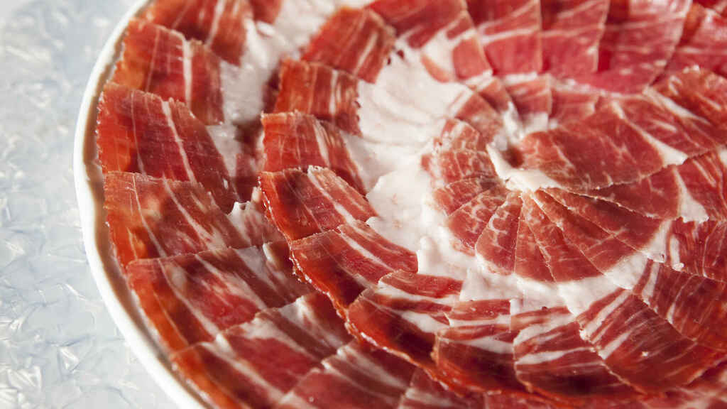 100% iberian ham beher