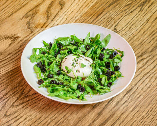 Burrata with pesto & roasted tomatoes