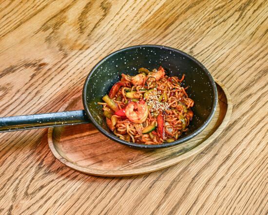  Macarrão com legumes e molho de ostras