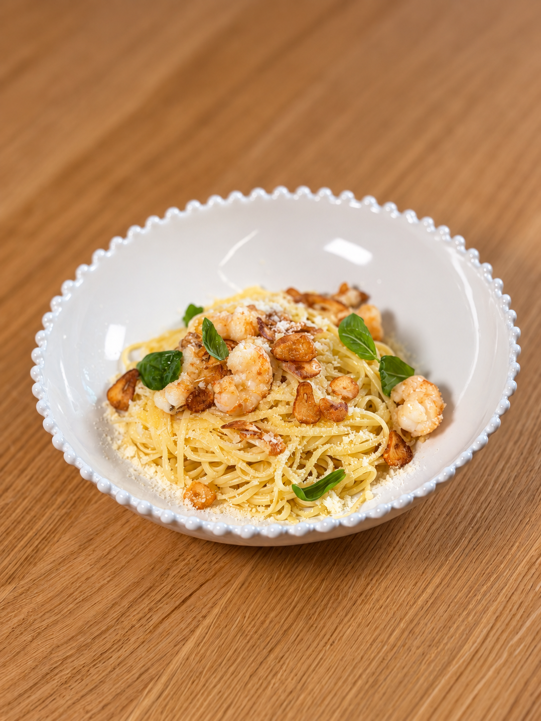 Linguine saltate con code di gamberi all'aglio