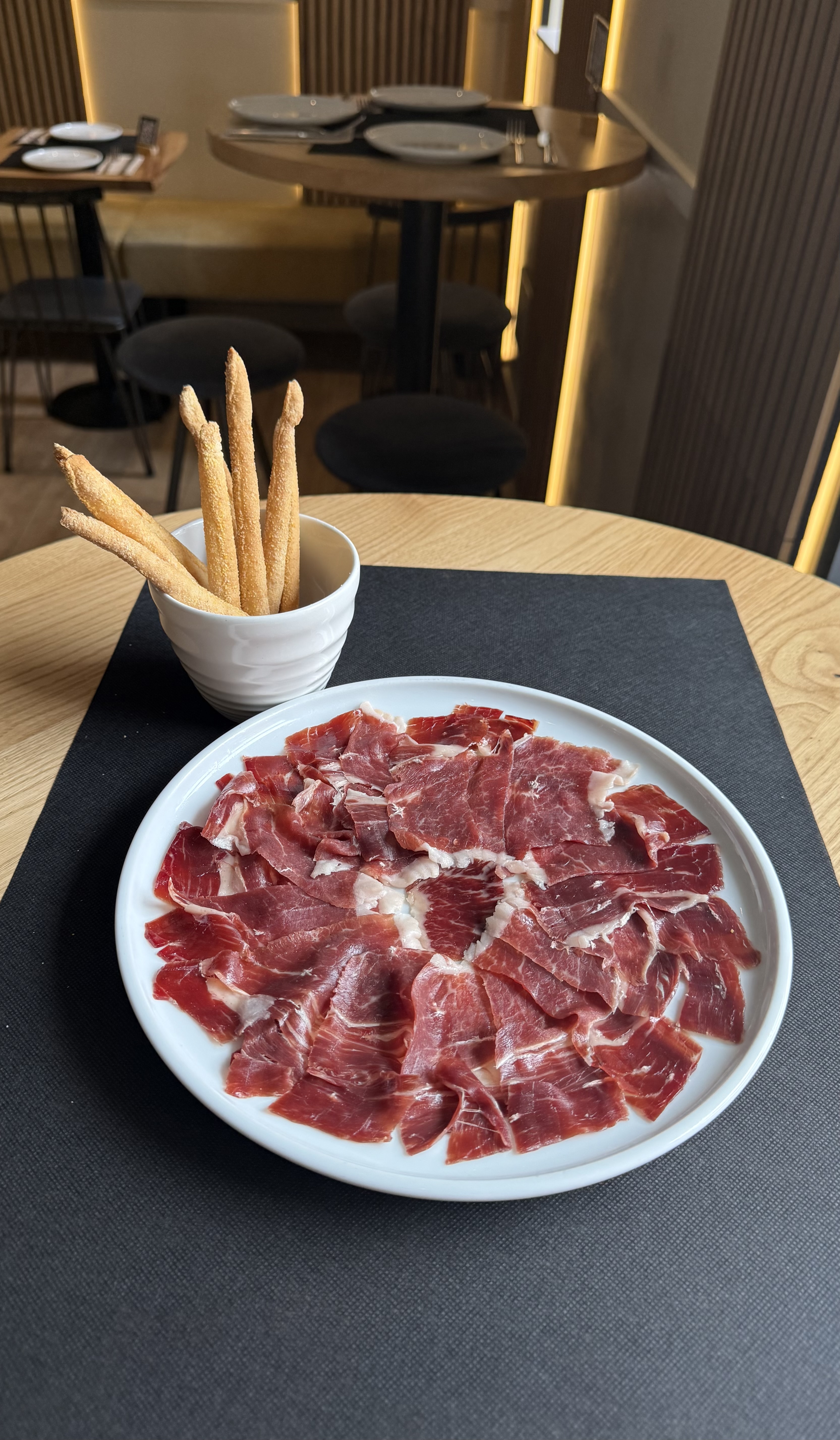 100%  ACORN-FED IBERIAN HAM