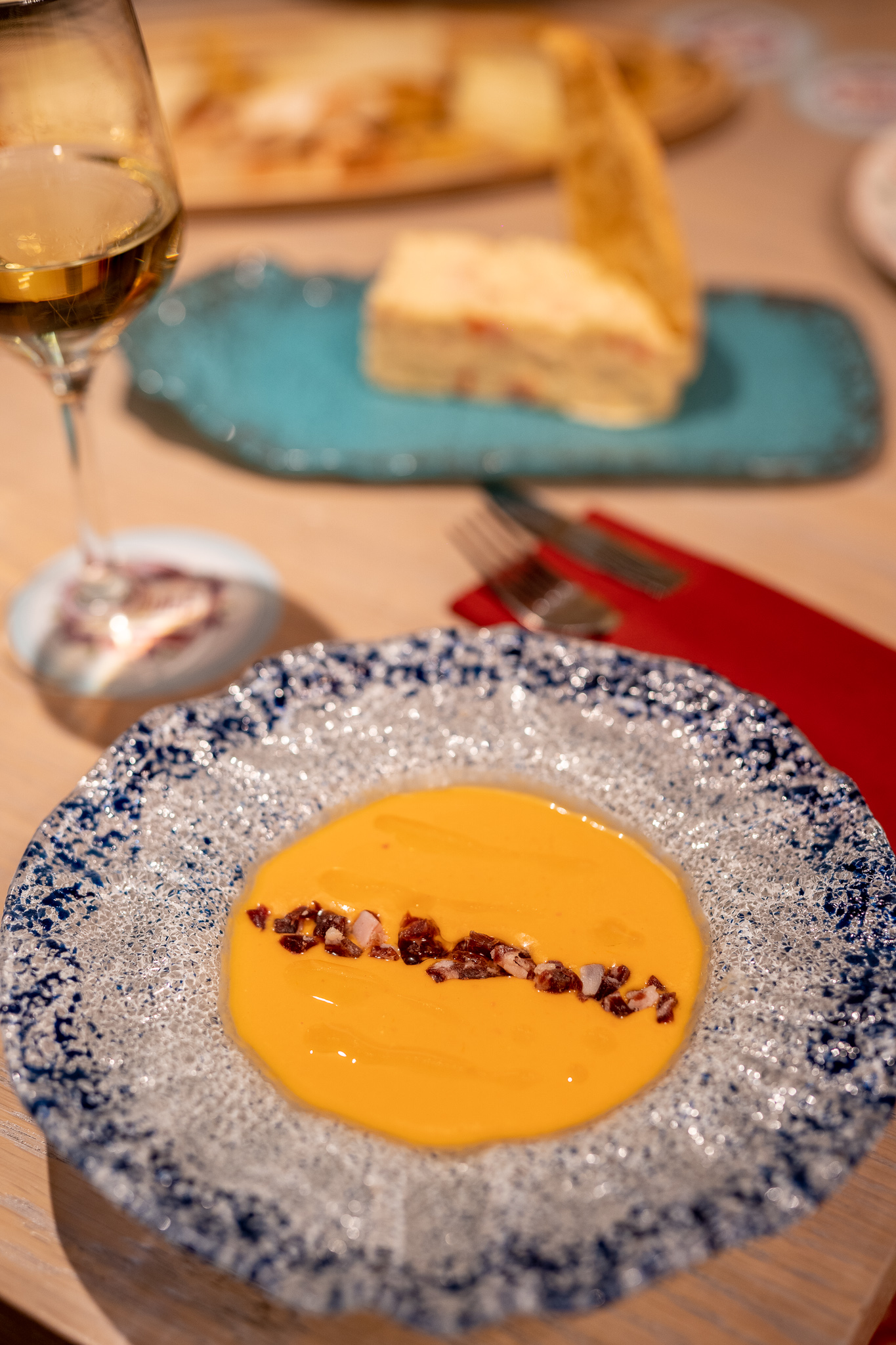 Salmorejo andalou aux copeaux de jambon