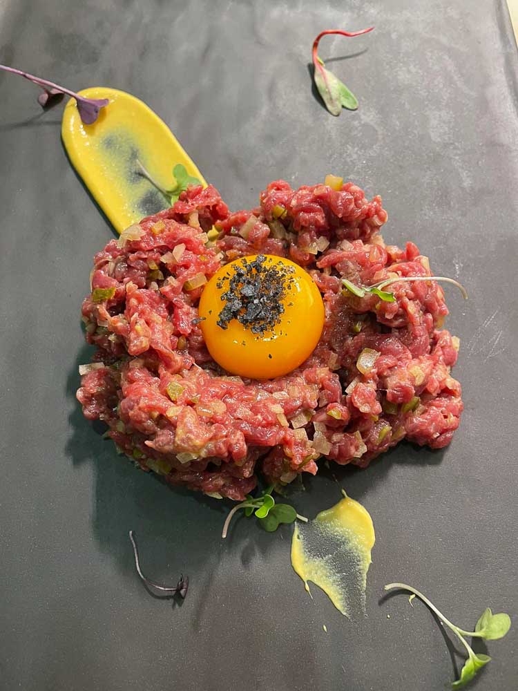 Dry-aged beef steak tartare