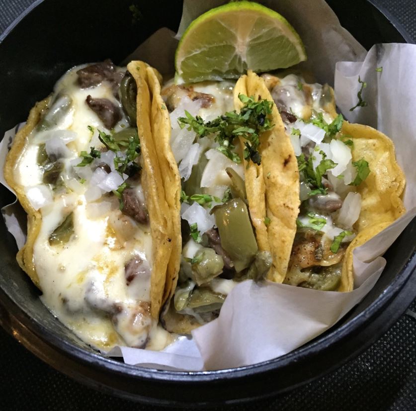 TACOS DE MOLE VERDE