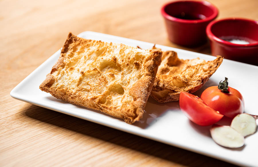 Pan de cristal con tomate