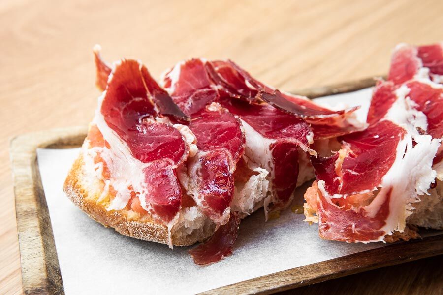 Torta de aceite de jamón ibérico 