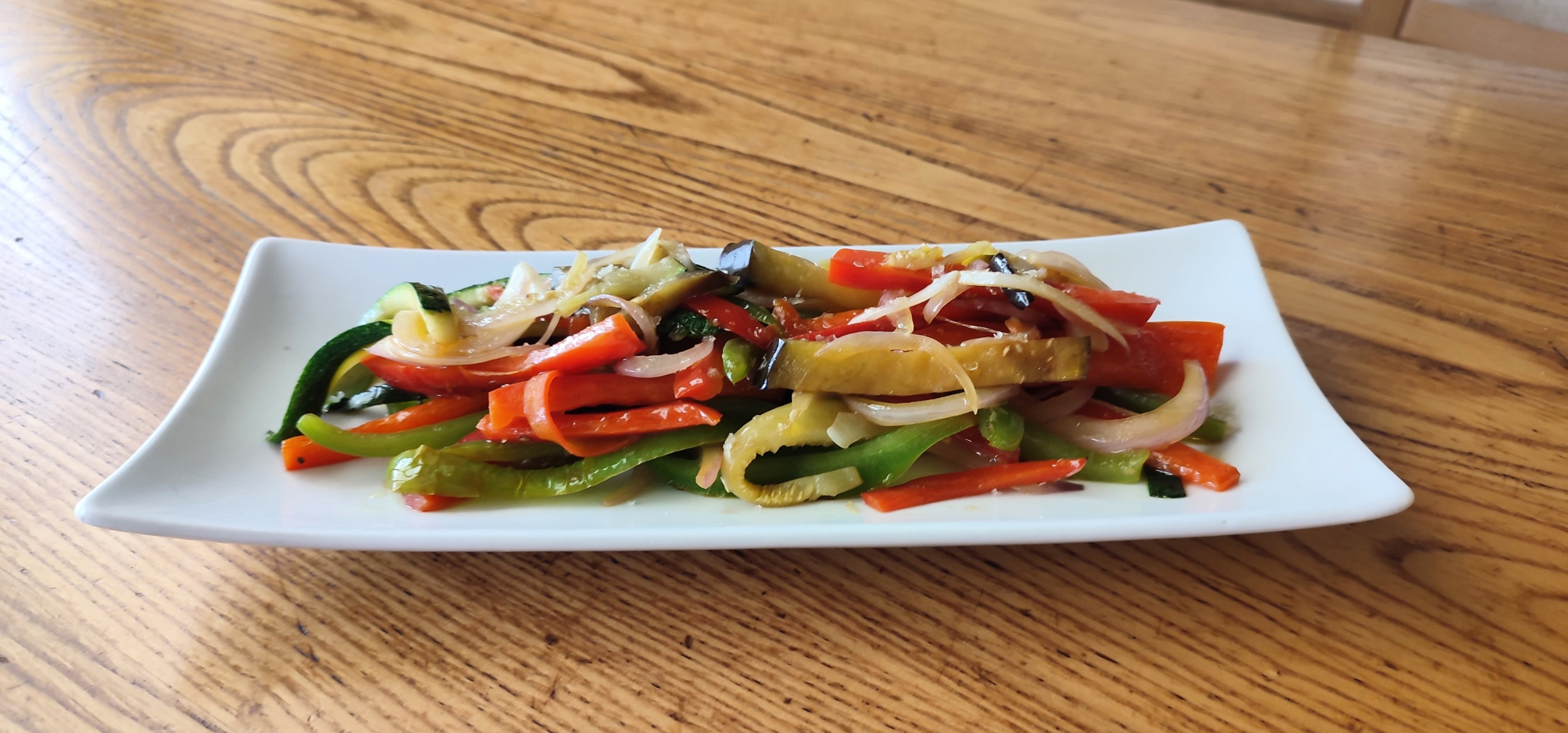 Verduras salteadas de temporada